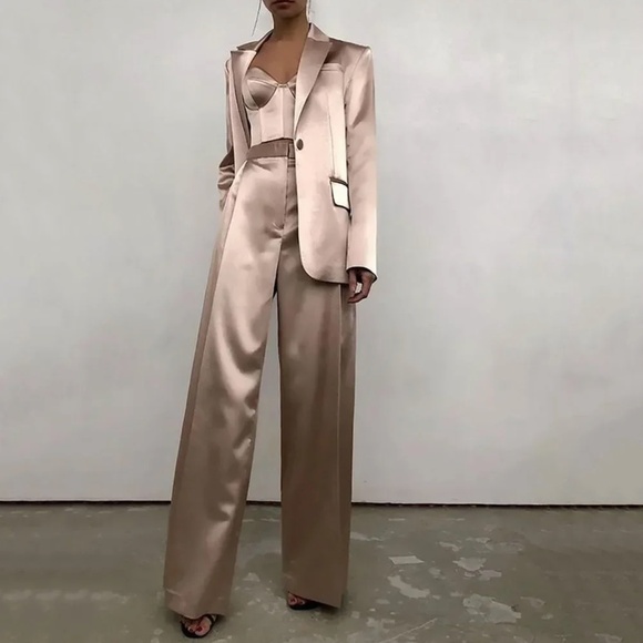 Dante Suit Set - Picture 2 of 3